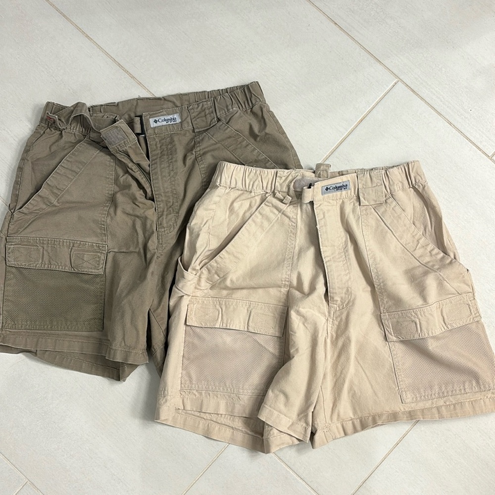 Men’s Lot of 2 Columbia Medium shorts with pockets